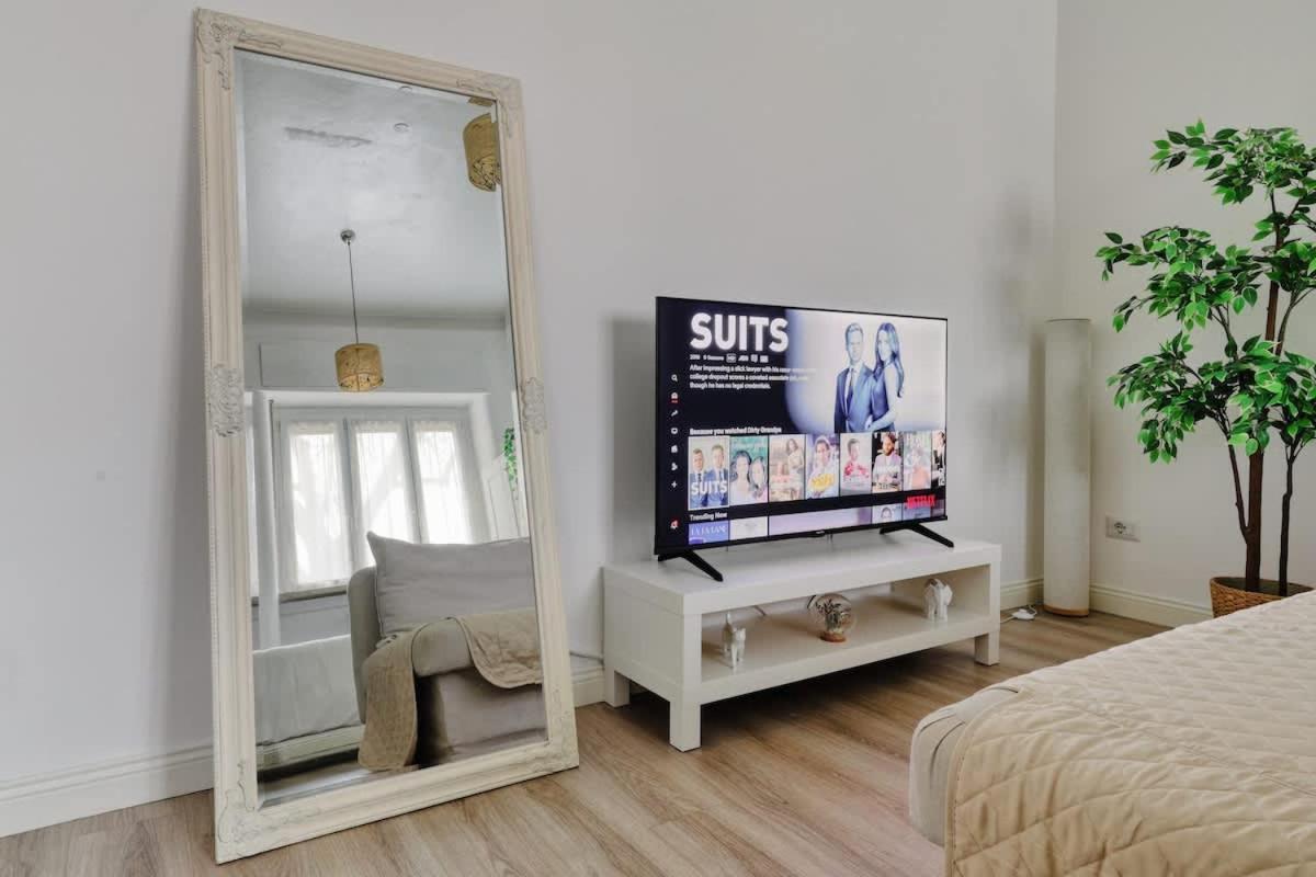 Oasis Suite - Subway 50 Meters Just 5 Minutes From Duomo Milano Ngoại thất bức ảnh
